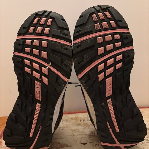 Wilson Women's Athletic/Tennis Shoes | Size 8.5EE | Pink - Picture 4 of 5